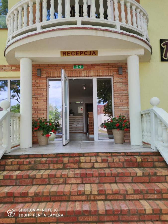 Pokoje Goscinne Pod Kasztanami Łeba Exterior foto