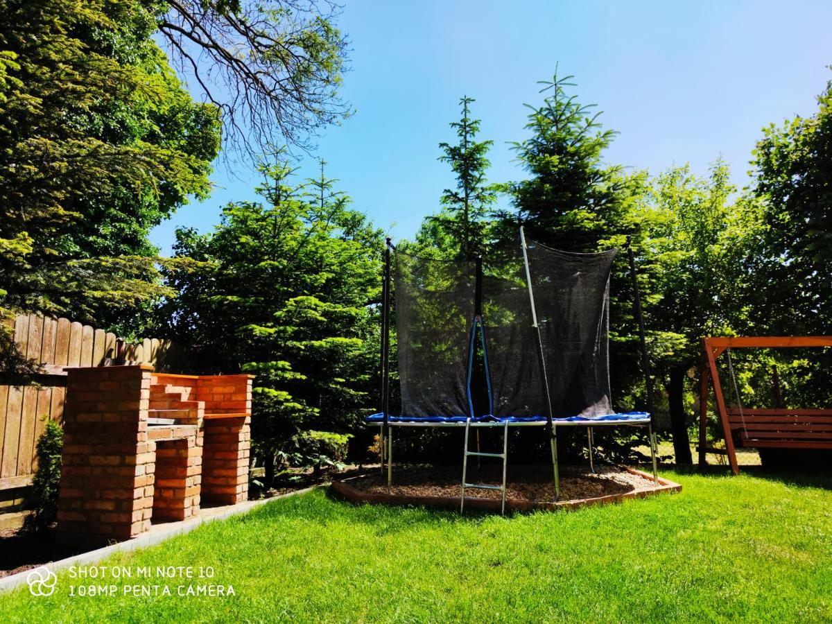 Pokoje Goscinne Pod Kasztanami Łeba Exterior foto